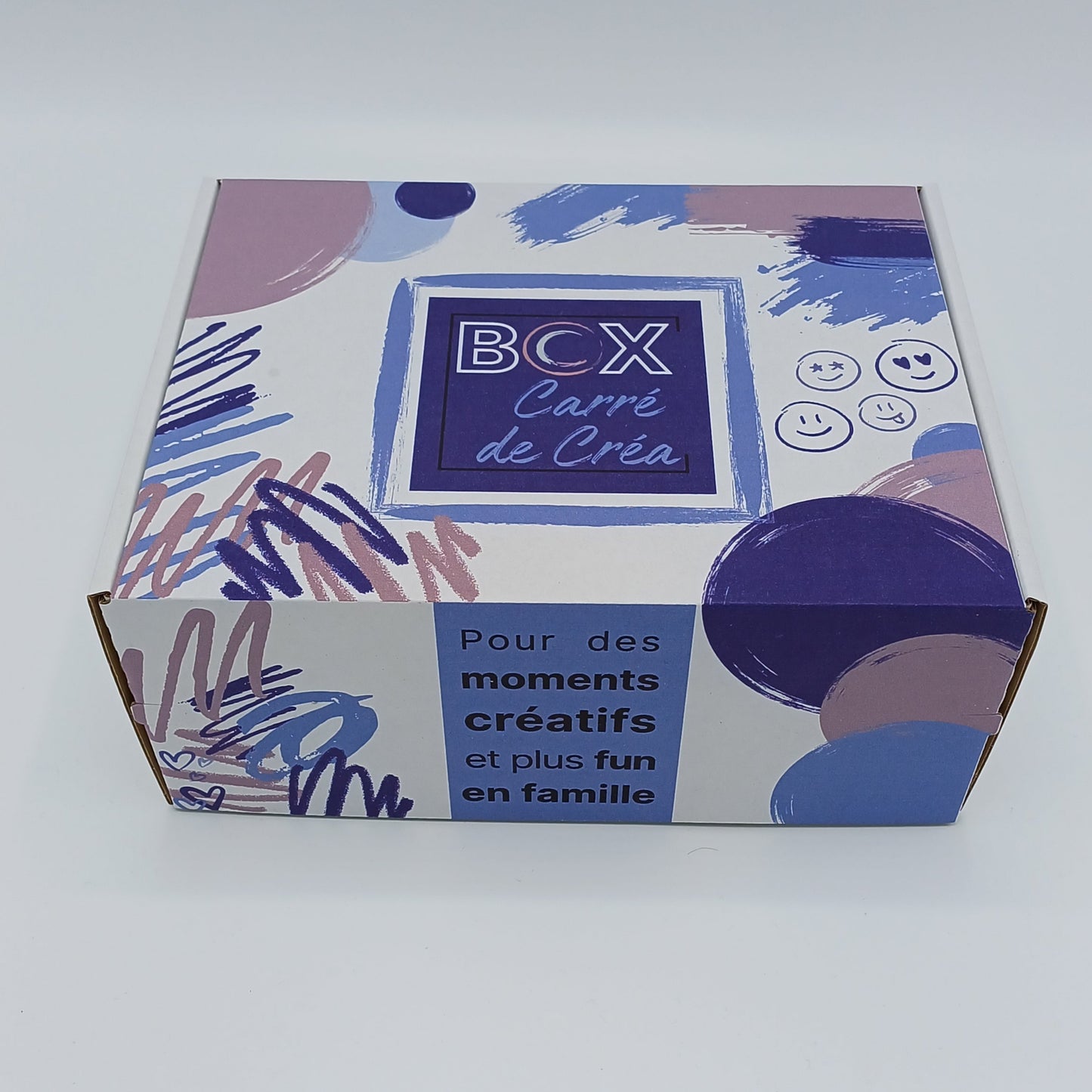 photo d'une Box Carré de Créa fermé, pour des moments créatifs et fun en famille